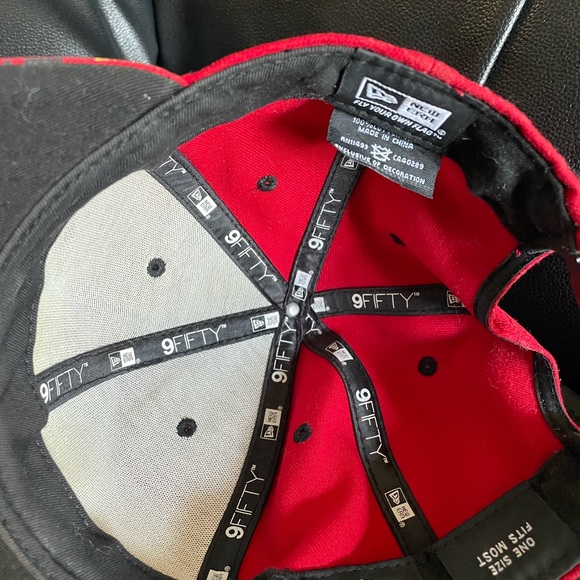 Chicago Blackhawks New Era SnapBack One Size Hat - Picture 4 of 4